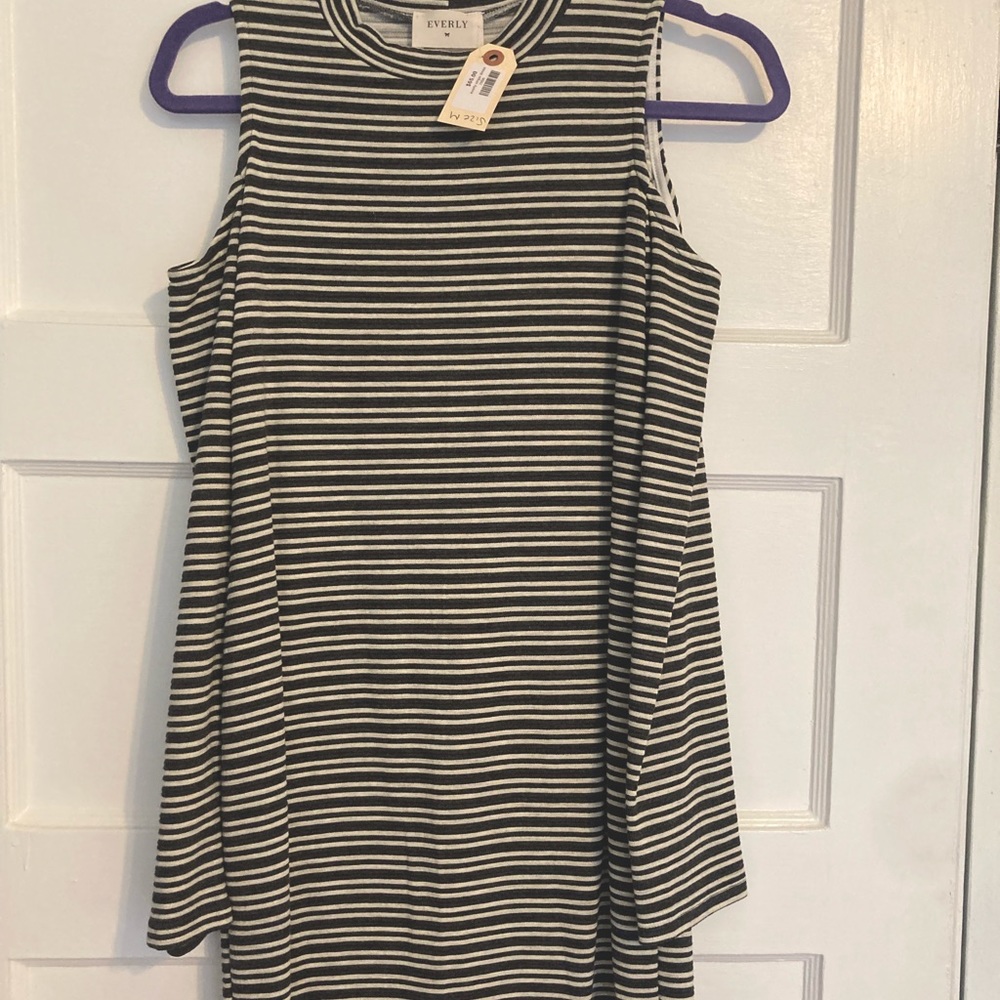 Everly Long Sleeve Gray White Striped Cold Shoulder Dress Size Medium